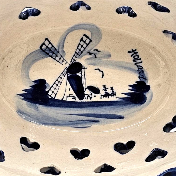 Delft Hand Painted Ceramic Dish with Handles Vintage Heart Cutout Design Holland - Picture 3 of 6